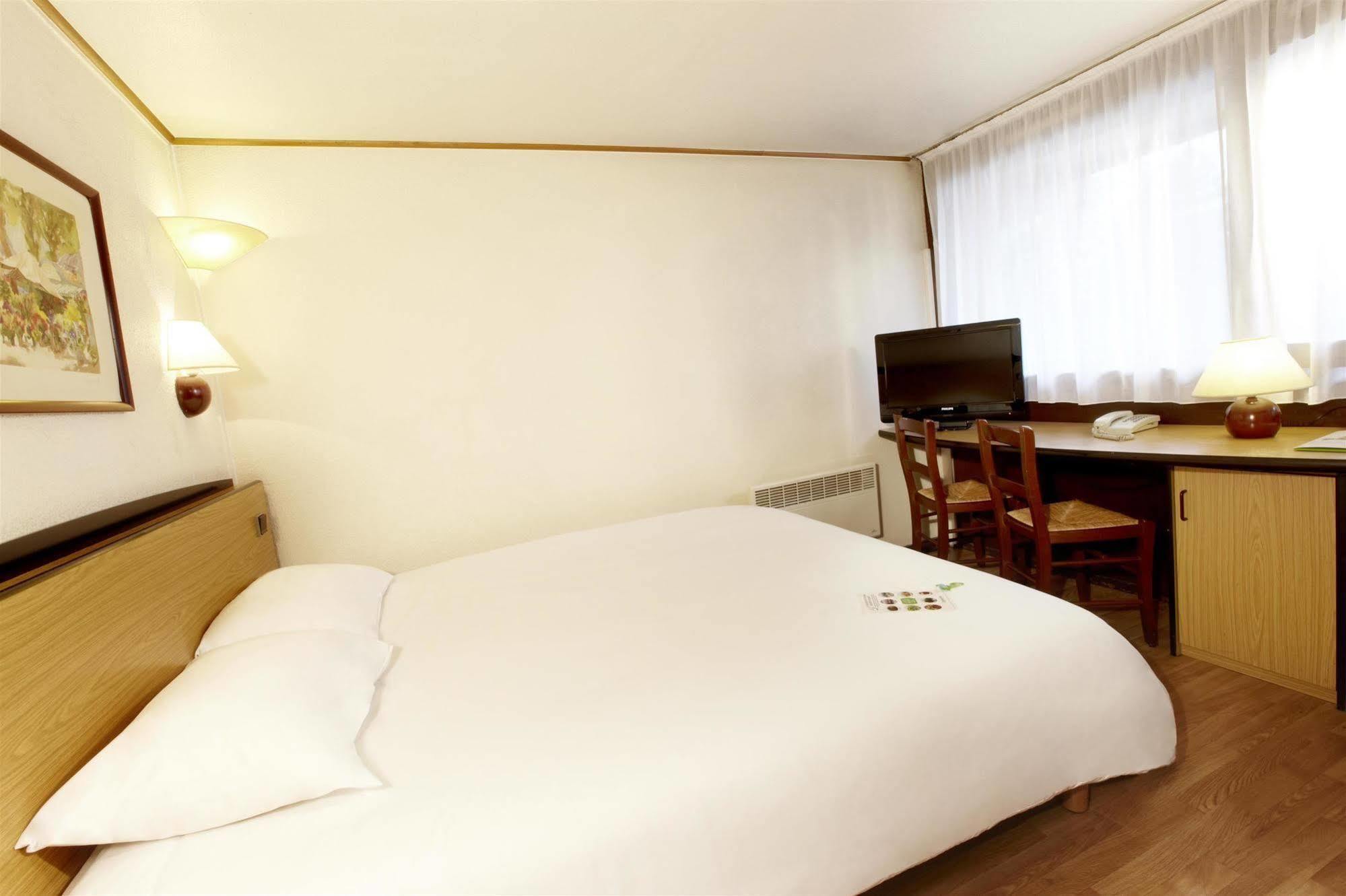 Campanile Brive-La-Gaillarde Ouest Hotel Exterior photo
